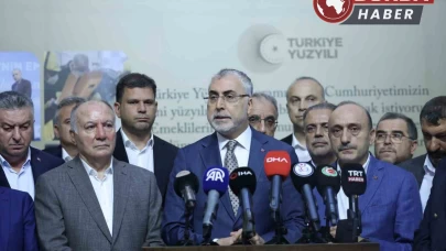 Kamu Toplu İş Sözleşmeleri Protokolü sendikalar ile imzalandı.