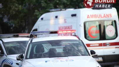 Konya'da kötü koku ihbarına giden ekipler yaşlı adamı ölü buldu.