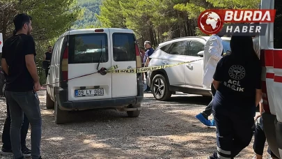 Araç içinde tüfekle vurulmuş halde ölü bulundu.