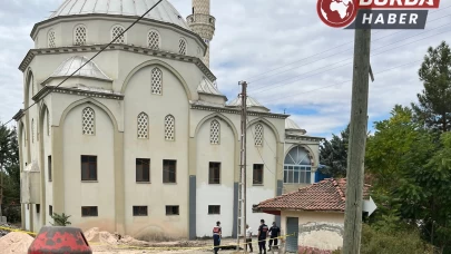 Amasya'da cami kubbesinden düşen adam hayatını kaybetti.