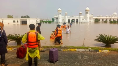 Pakistan’da yüzlerce köyde sel baskını: 22 kişi öldü