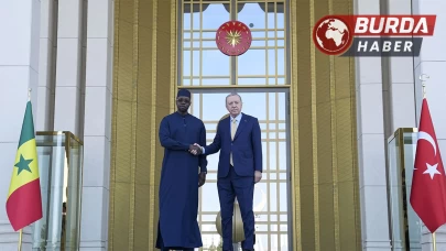 Recep Tayyip Erdoğan, Senegal Başbakanı Sonko’yu törenle karşıladı.