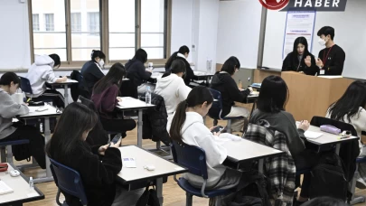 Güney Kore’de okullarda akıllı telefon kullanımı yasaklandı.