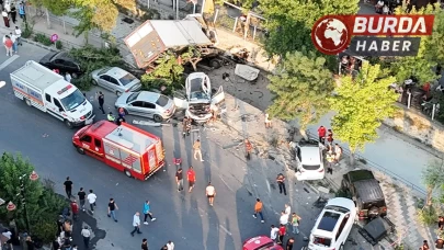 Freni patlayan kamyon 10 araca çarpıp kanala düştü.