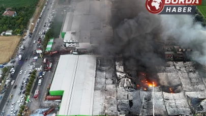 Teksüt fabrikasında çıkan yangında 2 işçi hayatını kaybetti.