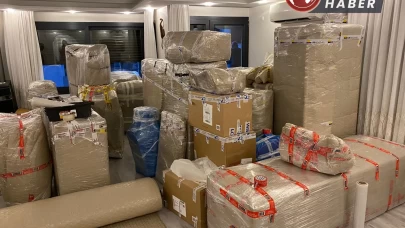 Uzaklaştırma kararına rağmen evi 3,5 dakikada boşalttı.