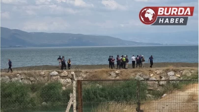 Serinlemek için suya giren 6 yaşındaki çocuk İznik Gölü’nde kayboldu.