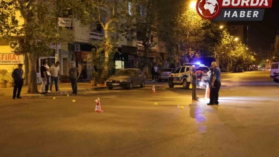 Sokak ortasında silahla defalarca ateş edildi, şüpheliler aranıyor.