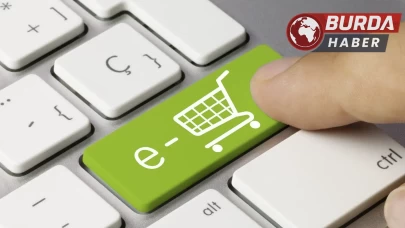 Mağazalardan çaldığı kıyafetleri internetten satan hırsız yakalandı.