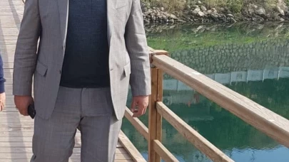 Kavga edenleri barıştırmaya giden eski başkan öldürüldü.
