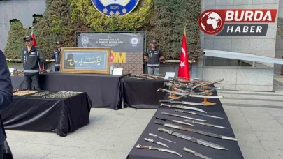 Interpol tarafından aranan tarihi hat levha İstanbul’da ele geçirildi.