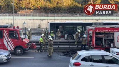 Bayrampaşa-Maltepe Metrobüs Durağı’nda korkutan araç yangını!