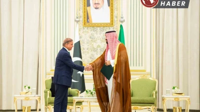 Pakistan Başbakanı Şahbaz Şerif, Suudi Arabistan’da