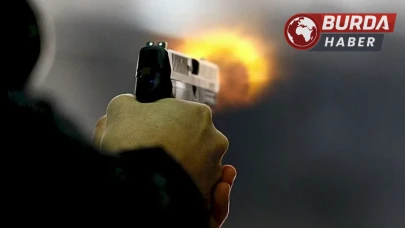 Kafede oturan gruba kurşun yağdırdılar: O anlar kameraya yansıdı