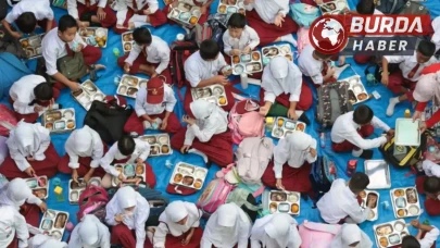 Endonezya’da okul yemeklerinden zehirlenenlerin sayısı 6 bini geçti.