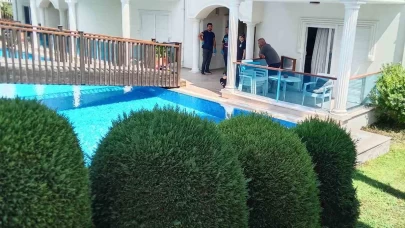 Antalya’da alacak-verecek kavgası cinayetle sonuçlandı.