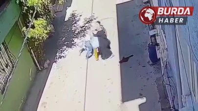 Bursa’da 3 kadın, kucağında çocuğu olan anneyi tekme tokat dövdü.