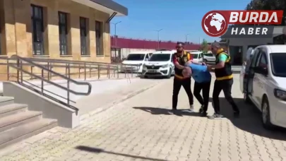 Adana'da 46 yıl hapisle aranan dolandırıcı sokağa çıkınca yakalandı.
