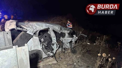 Ters şeride giren otomobil tankerle çarpışıp şarampole yuvarlandı.