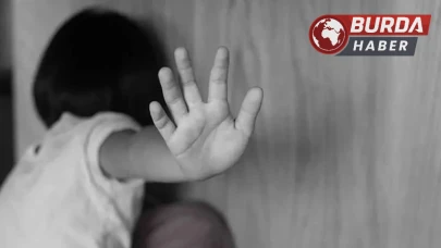 3 yıl önce ayının kafesine attığı kızını bıçaklayarak öldürdü.