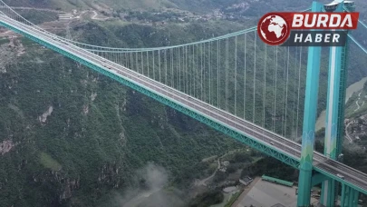 Guizhou'da inşa edilen dünyanın en yüksek köprüsü trafiğe açıldı.