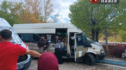 Kırıkkale’de dolmuş ağaca çarptı: 13 üniversite öğrenicisi yaralandı