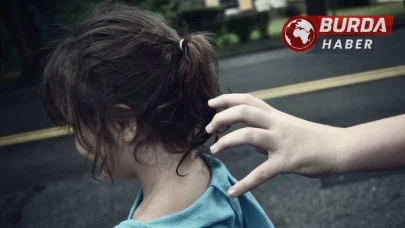 Güpegündüz çocuk kaçırma girişimi son anda engellendi.