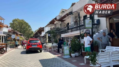 Muğla Akyaka’daki bir otel odasında bir kadın ölü bulundu.