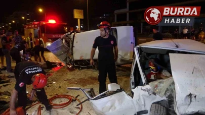 Tofaşlar kafa kafaya çarpıştı, ortalık savaş alanına döndü.