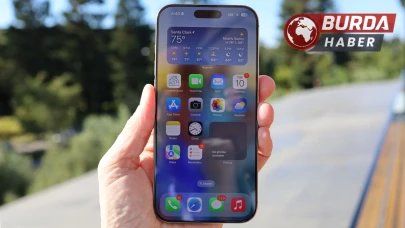 Hindistan’da "iPhone 17" kuyruğundaki kavgada yumruklar havada uçuştu