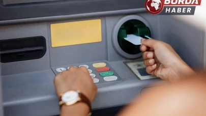 ATM’den para çeken kadını gasp etmeye çalışan şahıs gözaltına alındı.