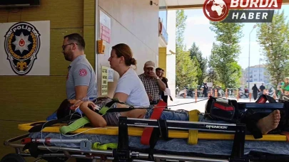 İnegöl'de balkondan düşen 9 yaşındaki çocuk ağır yaralandı.