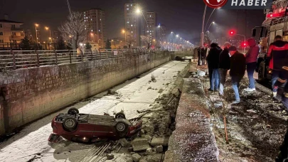 Kayseri'de Otomobil Kanala Uçtu, Sürücü Hafif Yaralandı