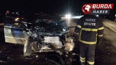 Otomobil ile Minibüsün Kafa Kafaya Çarpıştığı Kazada 1 Ölü, 6 Yaralı