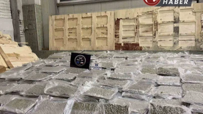 Bulgaristan'dan Türkiye'ye Yük Tırında 700 Kilo Esrar Ele Geçirildi