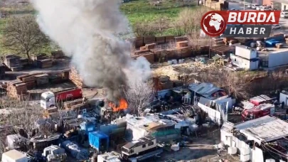 İnegöl'de Geri Dönüşüm Tesisinde Çıkan Yangın Havadan Görüntülendi