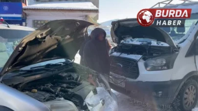 Kars'ta Araçlar Donarak Durdu, Vatandaşlar Zor Anlar Yaşadı