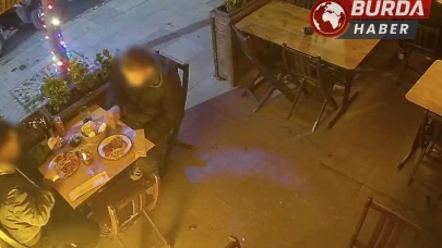 Silivri'de İşletmeden Hesap Ödemeden Kaçan İkili Güvenlik Kamerasında