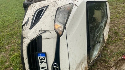 Kırklareli'de Yağışlı Havada Otomobil Tarlaya Savruldu