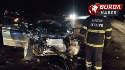 Otomobil ile Minibüsün Kafa Kafaya Çarpıştığı Kazada 1 Ölü, 6 Yaralı