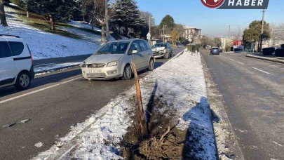 Bursa'da Buzlanma Nedeniyle Zincirleme Kaza: 4 Yaralı