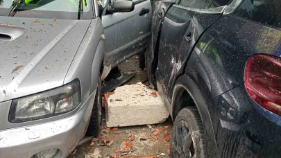 Beşiktaş'ta Fren Yerine Gaza Basan Sürücü Zincirleme Kaza Yaptı