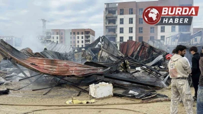 Arnavutköy'de İşçilerin Kaldığı Konteynerlerde Yangın