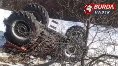 Artvin'de Traktör Devrildi, Köy Muhtarı Hayatını Kaybetti