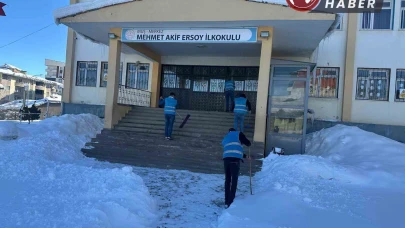 Denetimli Serbestlik Yükümlülerinden Muş'ta 6 Okula Destek