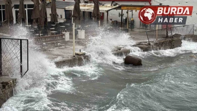 Bodrum’da Rüzgar 80 Km Hıza Ulaştı : Feribot Seferleri İptal Edildi