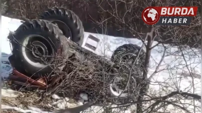 Artvin'de Traktör Devrildi, Köy Muhtarı Hayatını Kaybetti