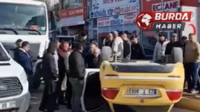 Beton mikseri ile çarpışan taksi ters döndü: 1 yaralı