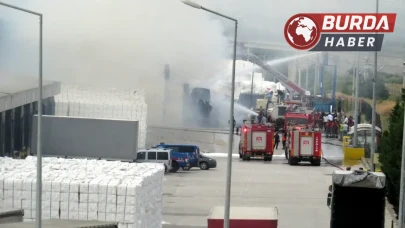 Kağıt ambalajı yapan iş yerinde korkutan yangın