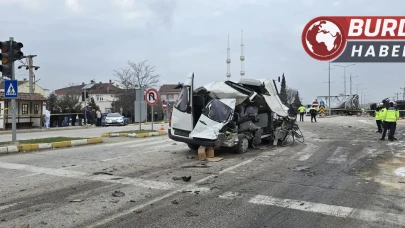 Bornova’da freni patlayan tır faciası: Ölü ve yaralılar var